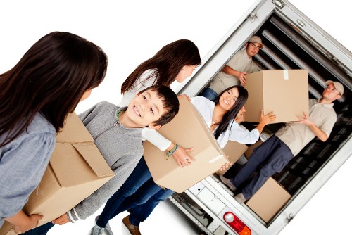 Van removal service helping a household move in Pratts Bottom
